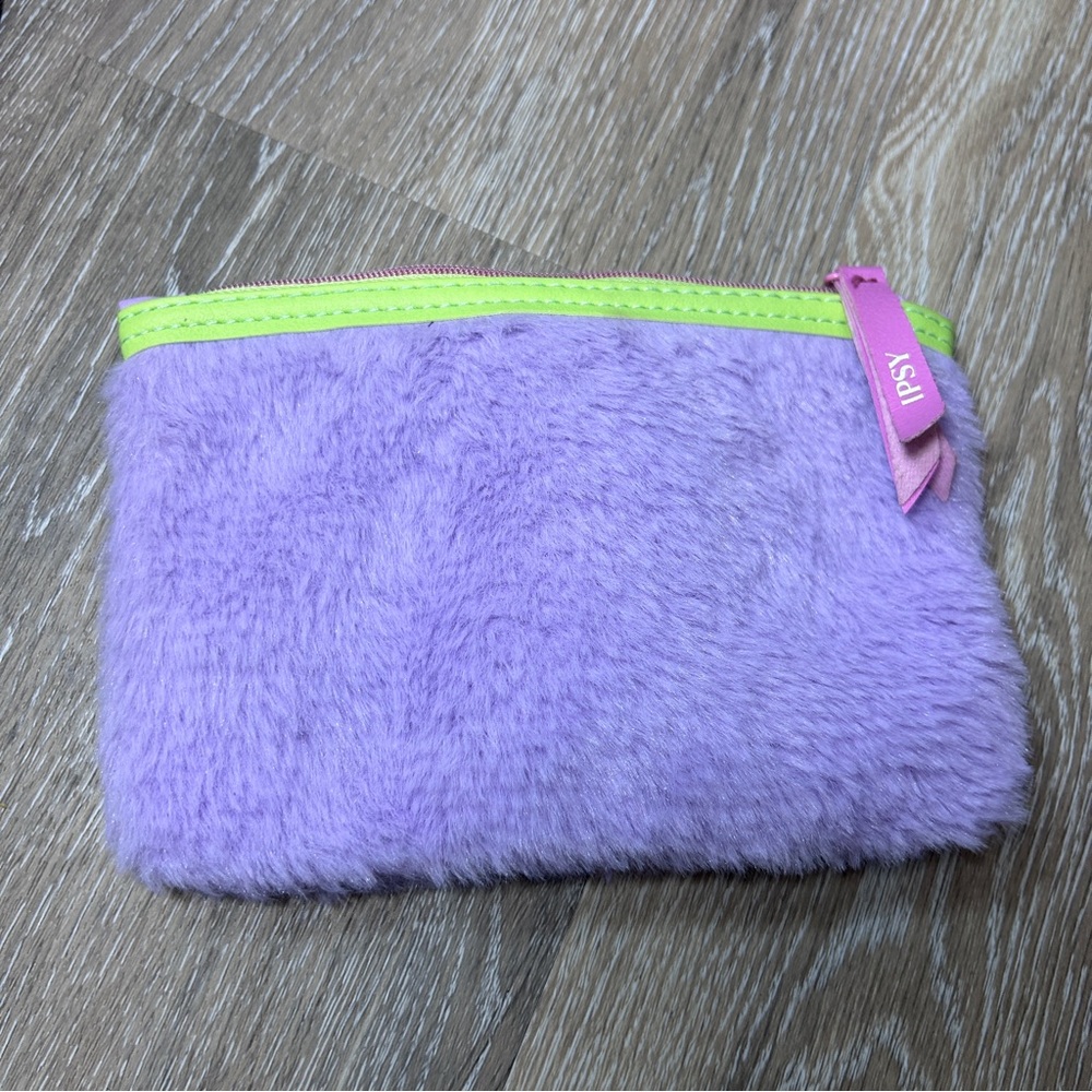 Ipsy Bag - image 3